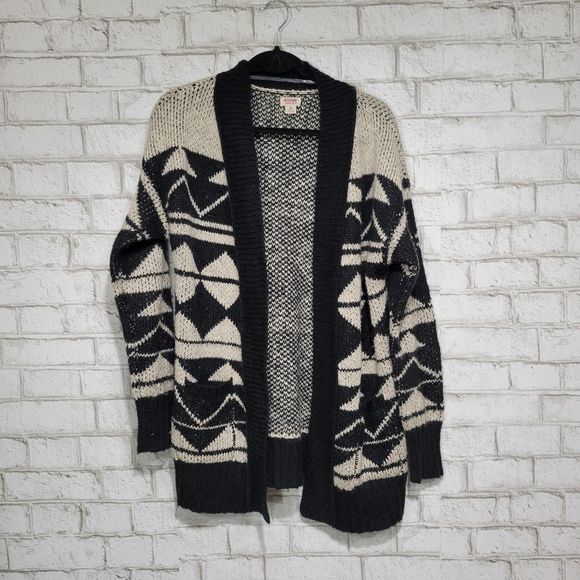 Mossimo Supply Co heavy, warm sweater cardigan - Picture 1 of 14